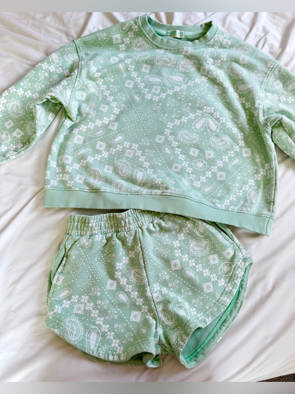 Maddy Jae Aloe Bandana Sweatshirt and Shorts Set Green Size Small S